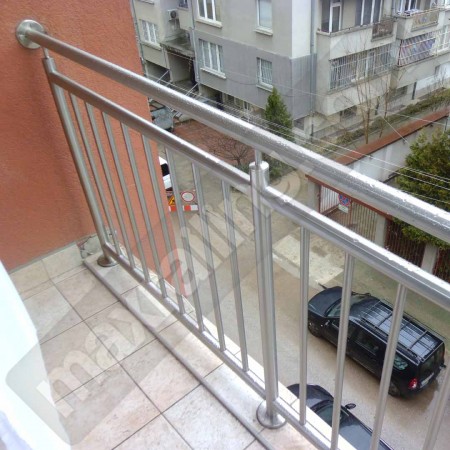 Иноксови парапети